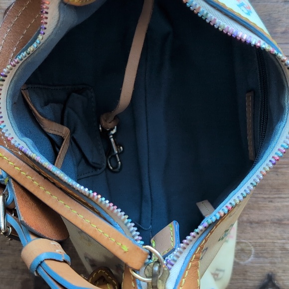 Dooney & Bourke - VINTAGE & RARE 'IT GIRL' Monogram Rainbow Bag w/ leather patch - Picture 13 of 17